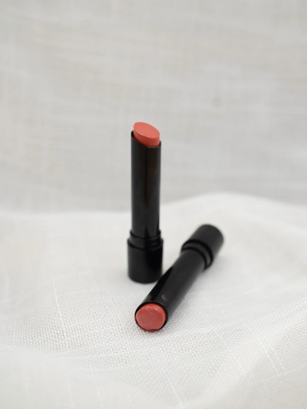 **2 for 1** Elizabeth Arden Plush Up Lip Red Door Crush NEW